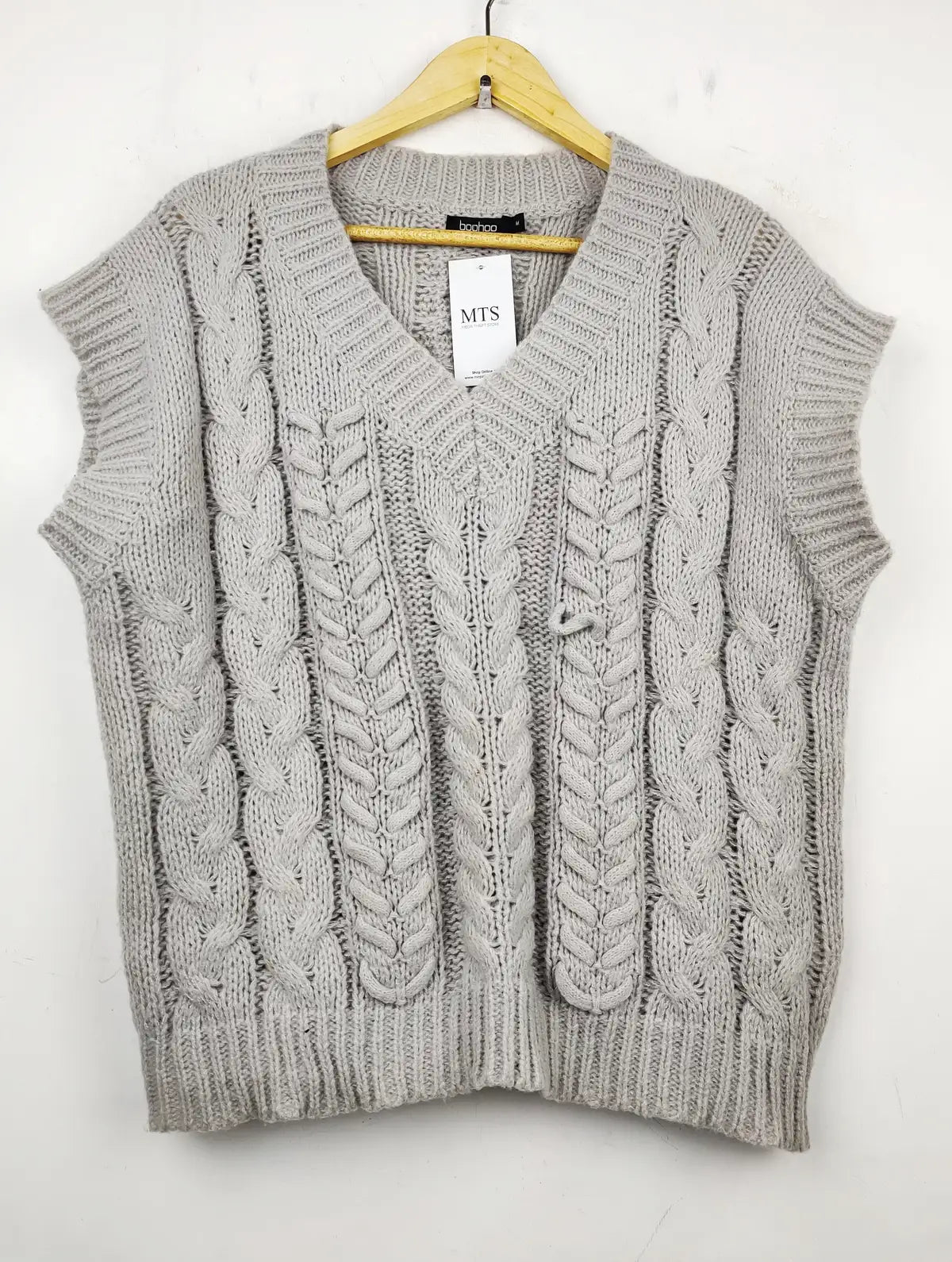 Buy online pre-used pre-loved 100% authentic & Original branded Boohoo (SL-1836) available in Pakistan. Top international brands avilable.