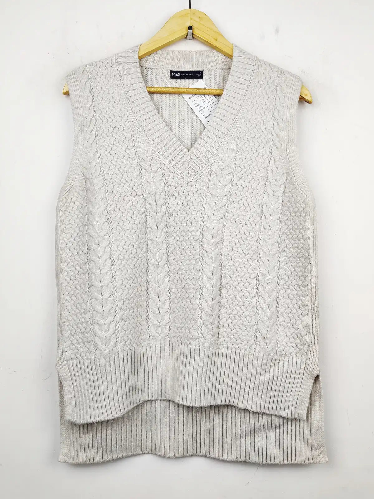 Buy online pre-used pre-loved 100% authentic & Original branded Marks & Spencer (SL-1840) available in Pakistan. Top international brands avilable.