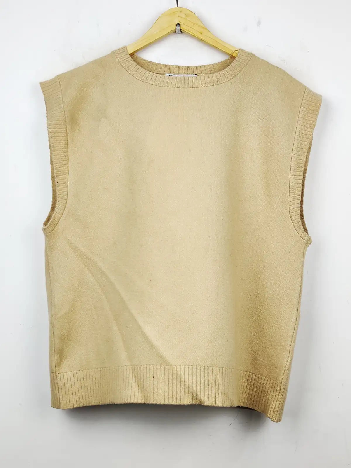 Buy online pre-used pre-loved 100% authentic & Original branded Zara (SL-1849) available in Pakistan. Top international brands avilable.