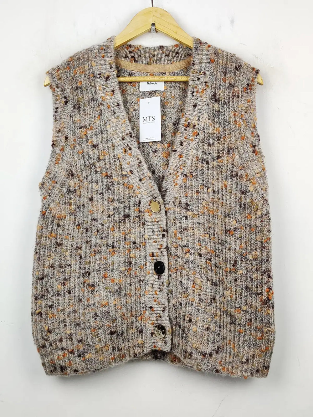 Buy online pre-used pre-loved 100% authentic & Original branded Nymph (SL-1851) available in Pakistan. Top international brands avilable.