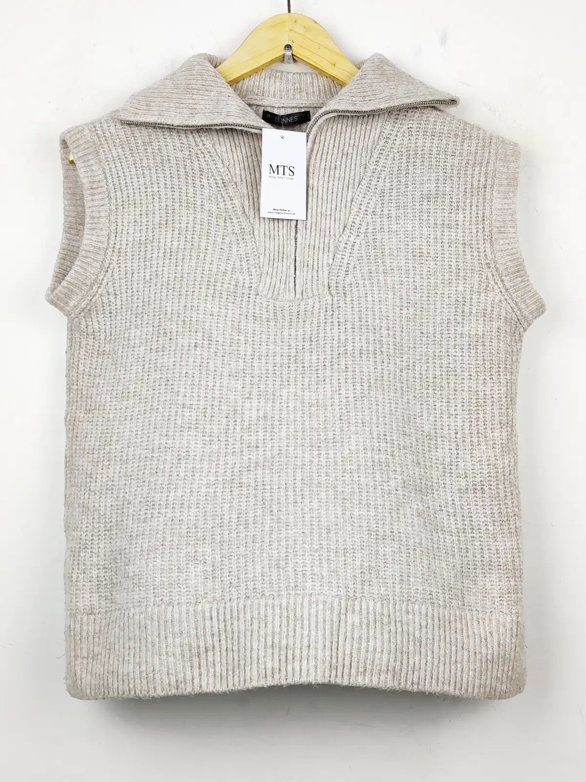 Buy online pre-used pre-loved 100% authentic & Original branded Dunnes Stores (SL-1853) available in Pakistan. Top international brands avilable.