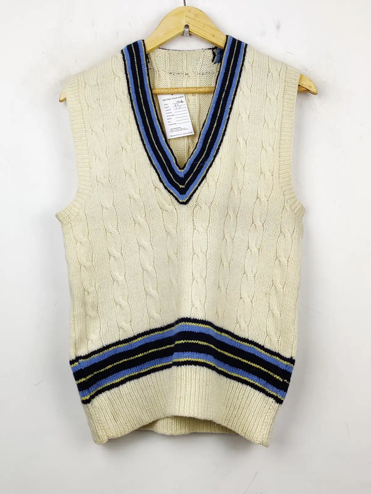 Buy online pre-used pre-loved 100% authentic & Original branded Unknown Brand (SL-1866) available in Pakistan. Top international brands avilable.