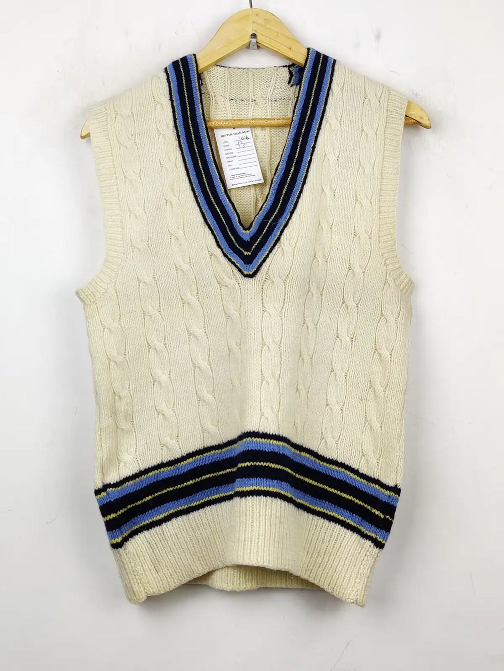 Buy online pre-used pre-loved 100% authentic & Original branded Unknown Brand (SL-1866) available in Pakistan. Top international brands avilable.