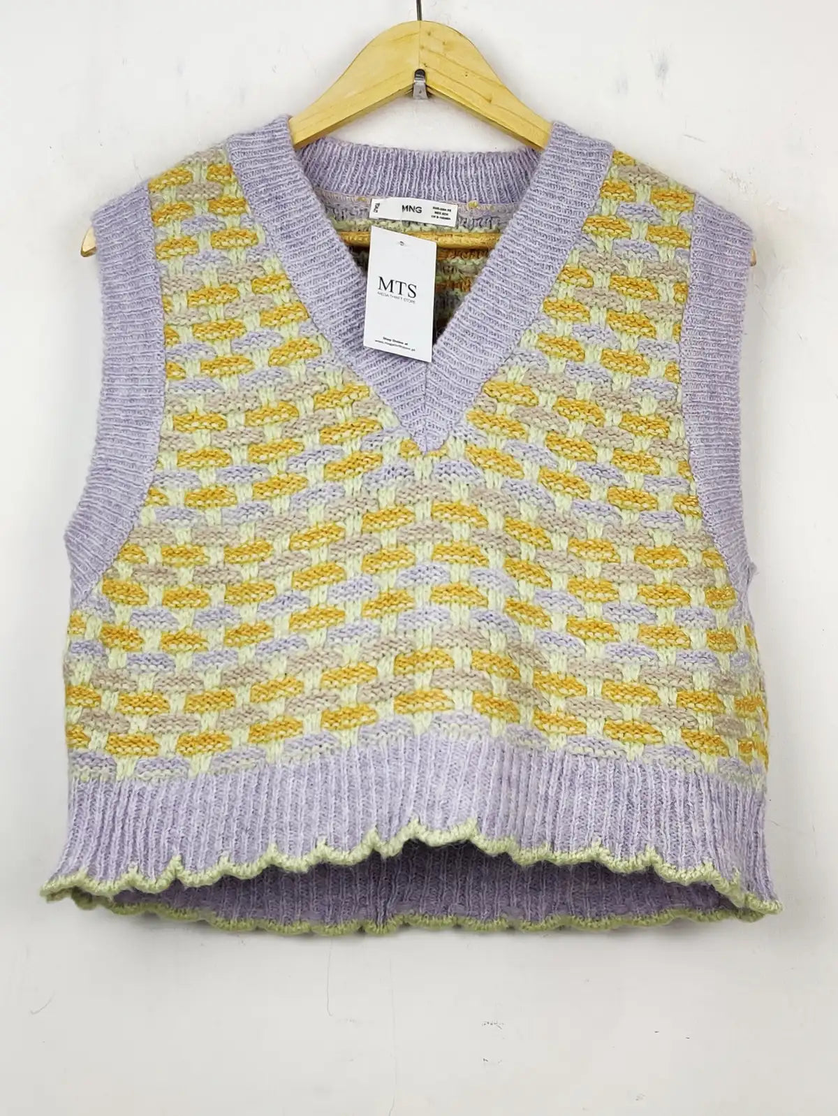 Buy online pre-used pre-loved 100% authentic & Original branded Mango (SL-1869) available in Pakistan. Top international brands avilable.
