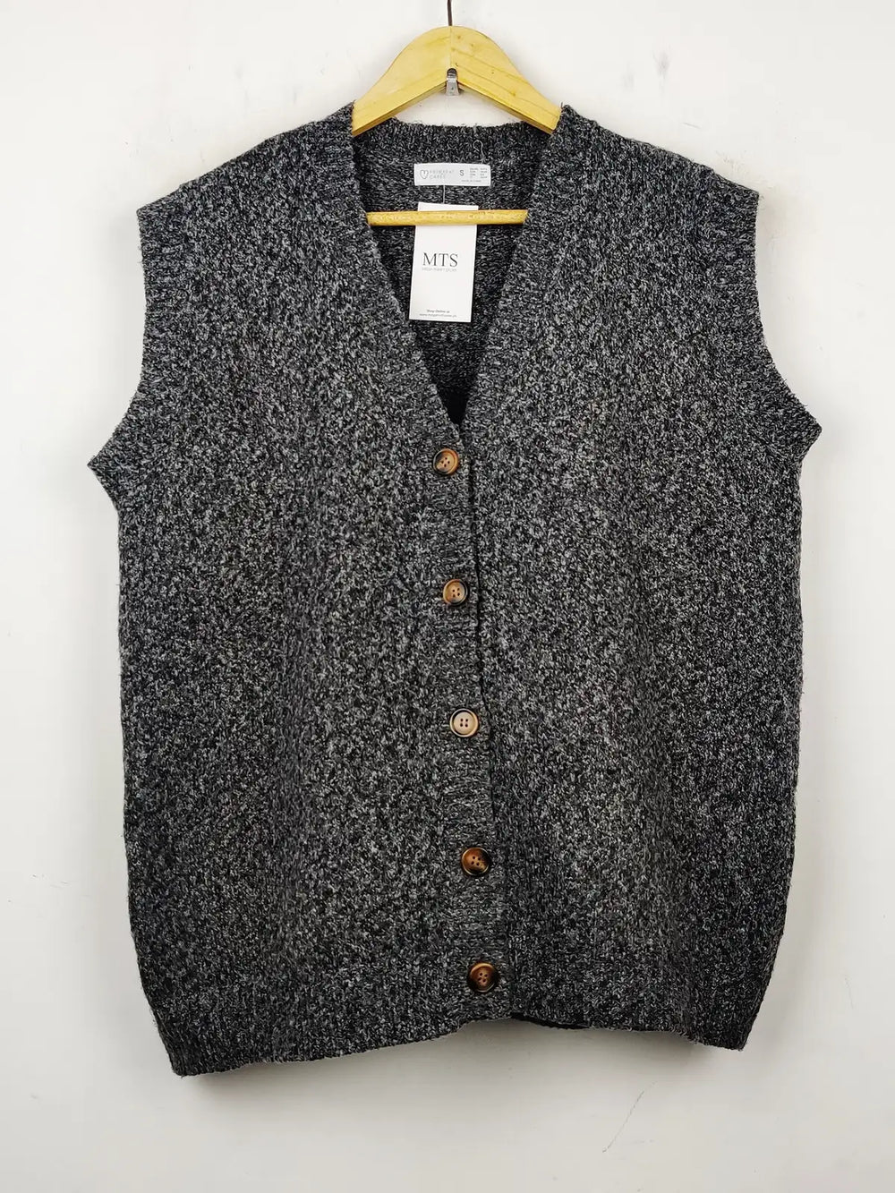 Buy online pre-used pre-loved 100% authentic & Original branded Primark (SL-1873) available in Pakistan. Top international brands avilable.