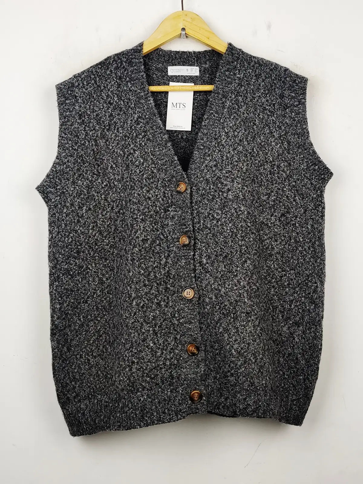 Buy online pre-used pre-loved 100% authentic & Original branded Primark (SL-1873) available in Pakistan. Top international brands avilable.