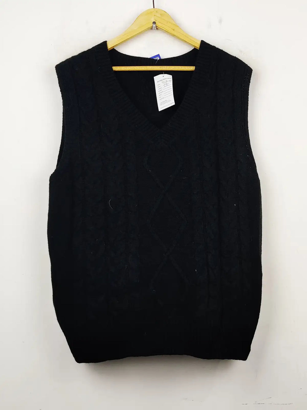 Buy online pre-used pre-loved 100% authentic & Original branded Unknown Brand (SL-1874) available in Pakistan. Top international brands avilable.