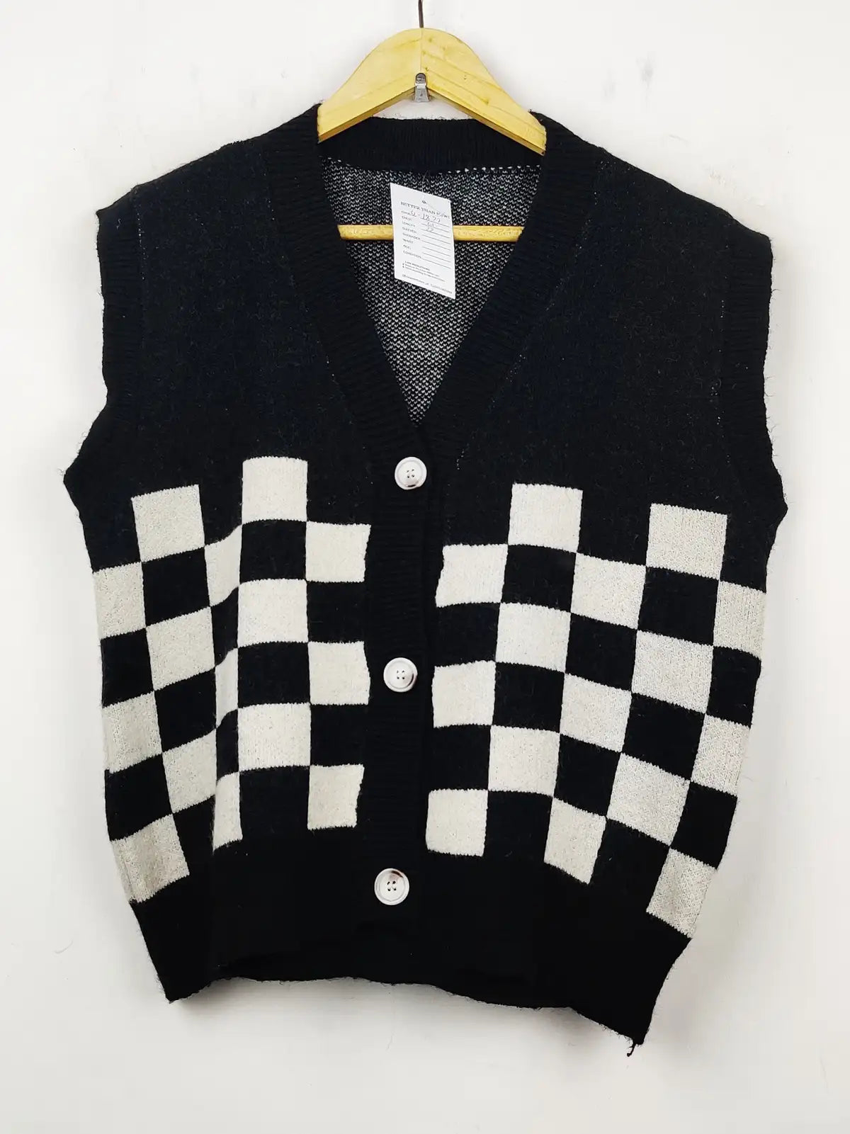 Buy online pre-used pre-loved 100% authentic & Original branded Dazy (SL-1877) available in Pakistan. Top international brands avilable.