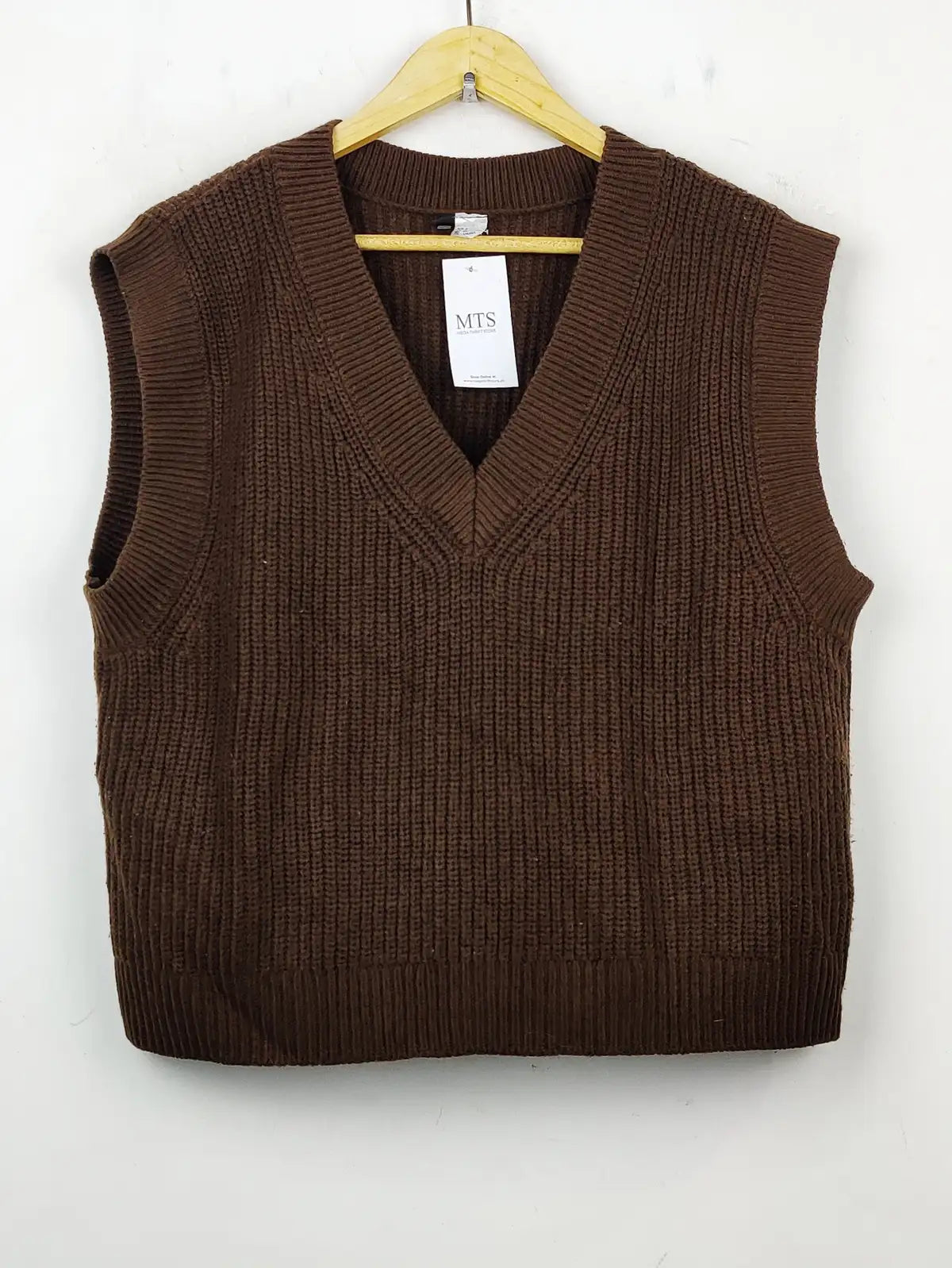 Buy online pre-used pre-loved 100% authentic & Original branded H&M (SL-1912) available in Pakistan. Top international brands avilable.