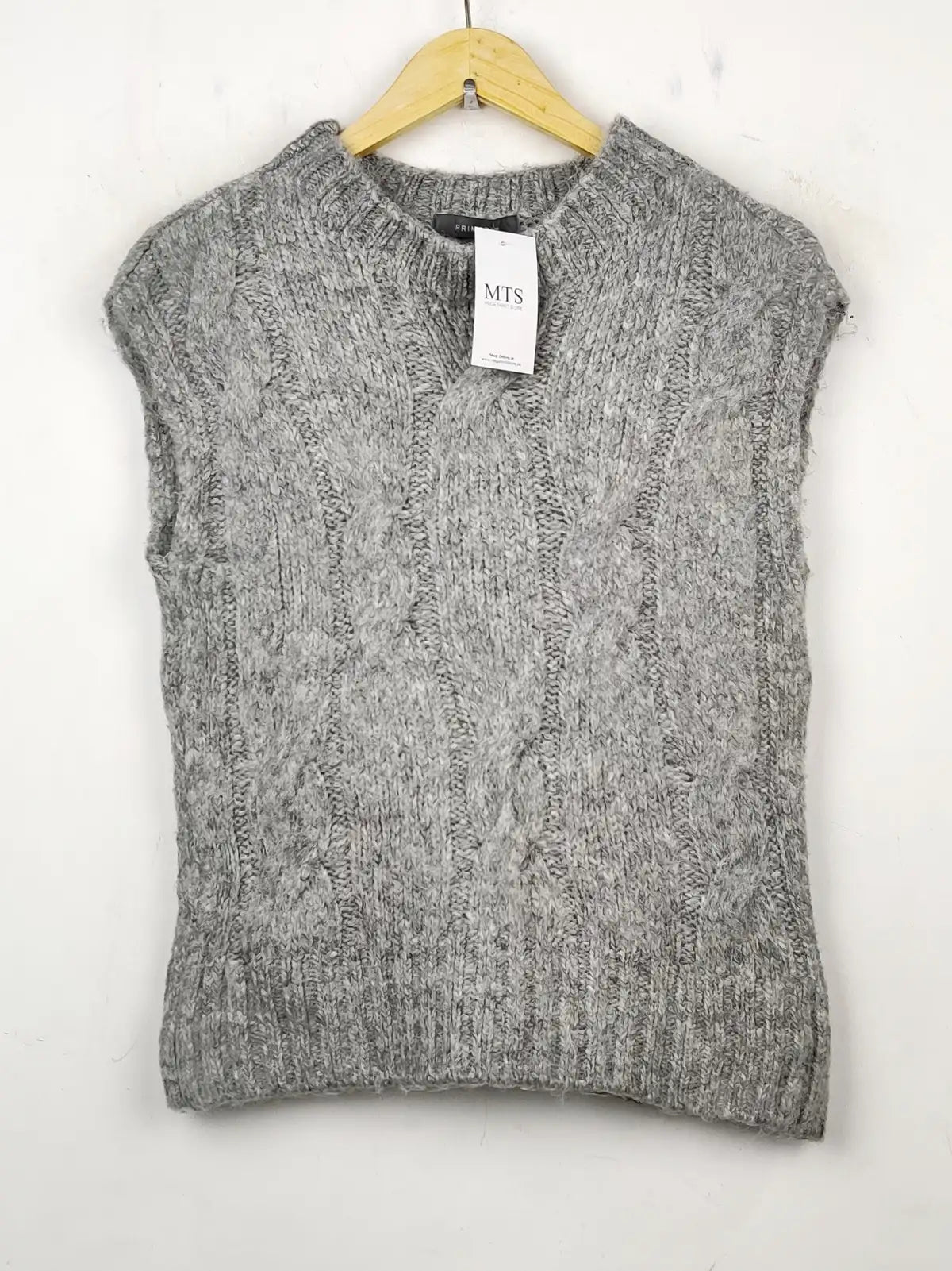 Buy online pre-used pre-loved 100% authentic & Original branded Primark (SL-1918) available in Pakistan. Top international brands avilable.