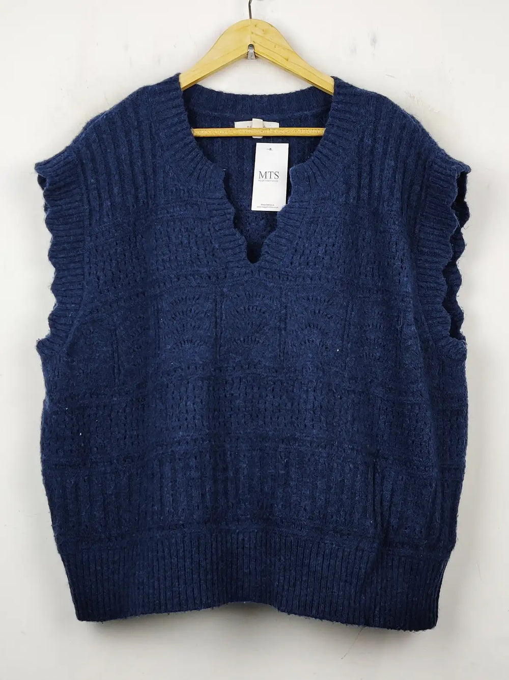Buy online pre-used pre-loved 100% authentic & Original branded Marks & Spencer (SL-1932) available in Pakistan. Top international brands avilable.