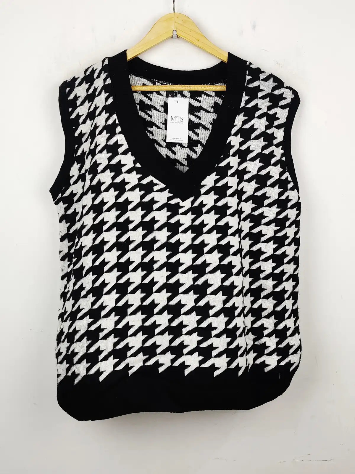 Buy online pre-used pre-loved 100% authentic & Original branded Boohoo (SL-1958) available in Pakistan. Top international brands avilable.