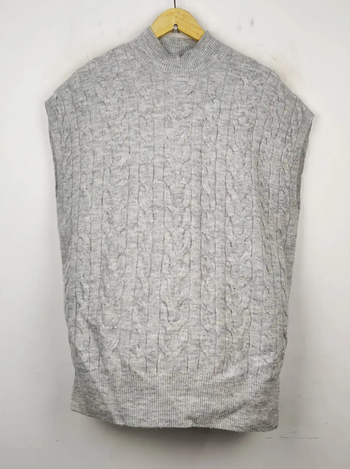 Buy online pre-used pre-loved 100% authentic & Original branded F&F (SL-1964) available in Pakistan. Top international brands avilable.