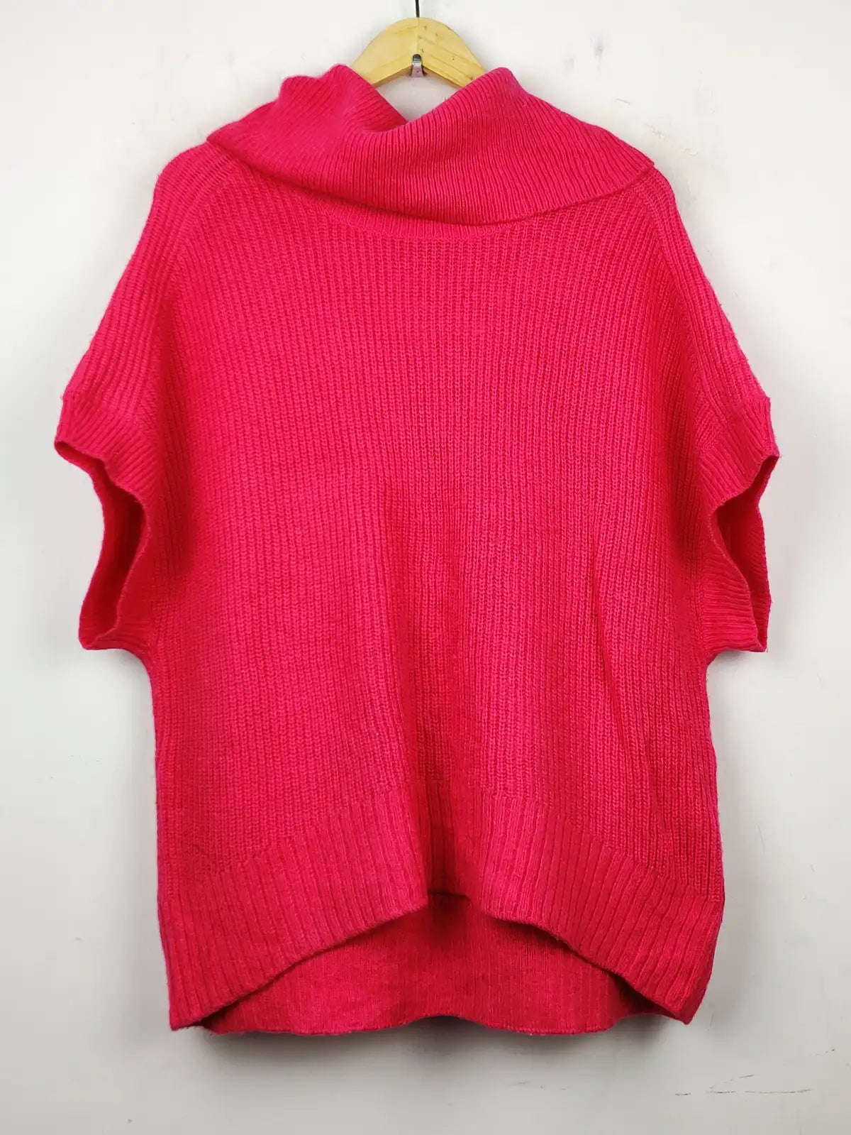 Buy online pre-used pre-loved 100% authentic & Original branded Mint Velvet (SL-1971) available in Pakistan. Top international brands avilable.