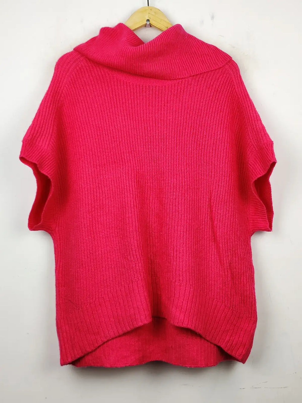 Buy online pre-used pre-loved 100% authentic & Original branded Mint Velvet (SL-1971) available in Pakistan. Top international brands avilable.