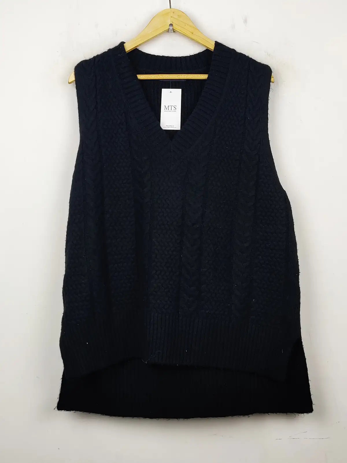 Buy online pre-used pre-loved 100% authentic & Original branded Marks & Spencer (SL-1980) available in Pakistan. Top international brands avilable.