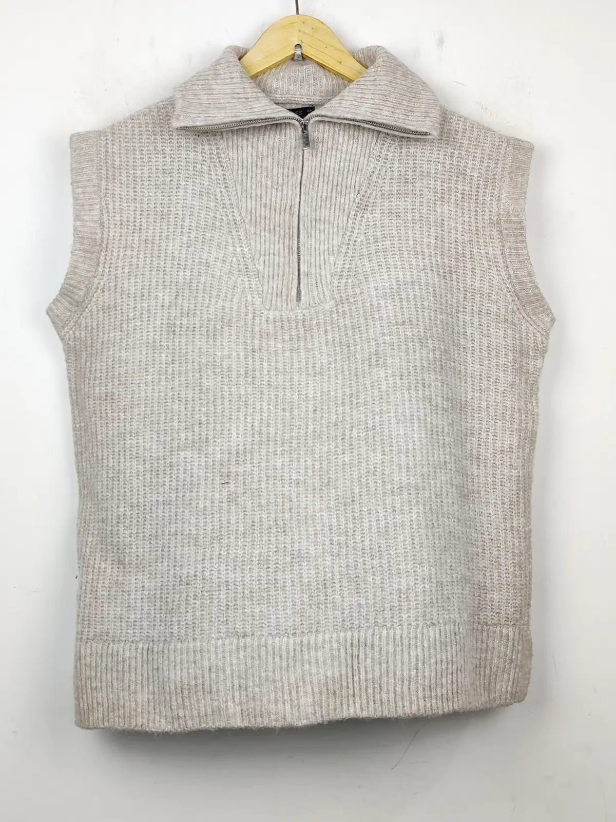 Buy online pre-used pre-loved 100% authentic & Original branded Dunnes Stores (SL-1981) available in Pakistan. Top international brands avilable.