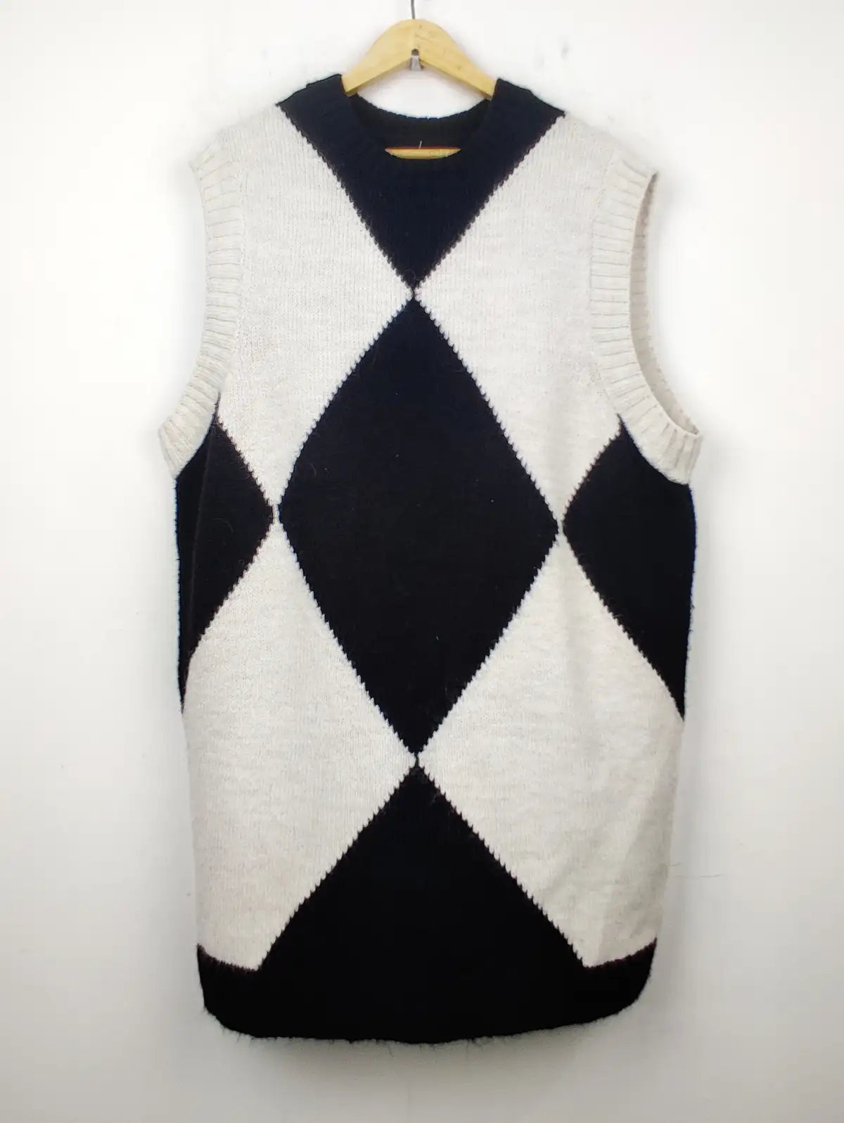 Buy online pre-used pre-loved 100% authentic & Original branded Asos (SL-1982) available in Pakistan. Top international brands avilable.
