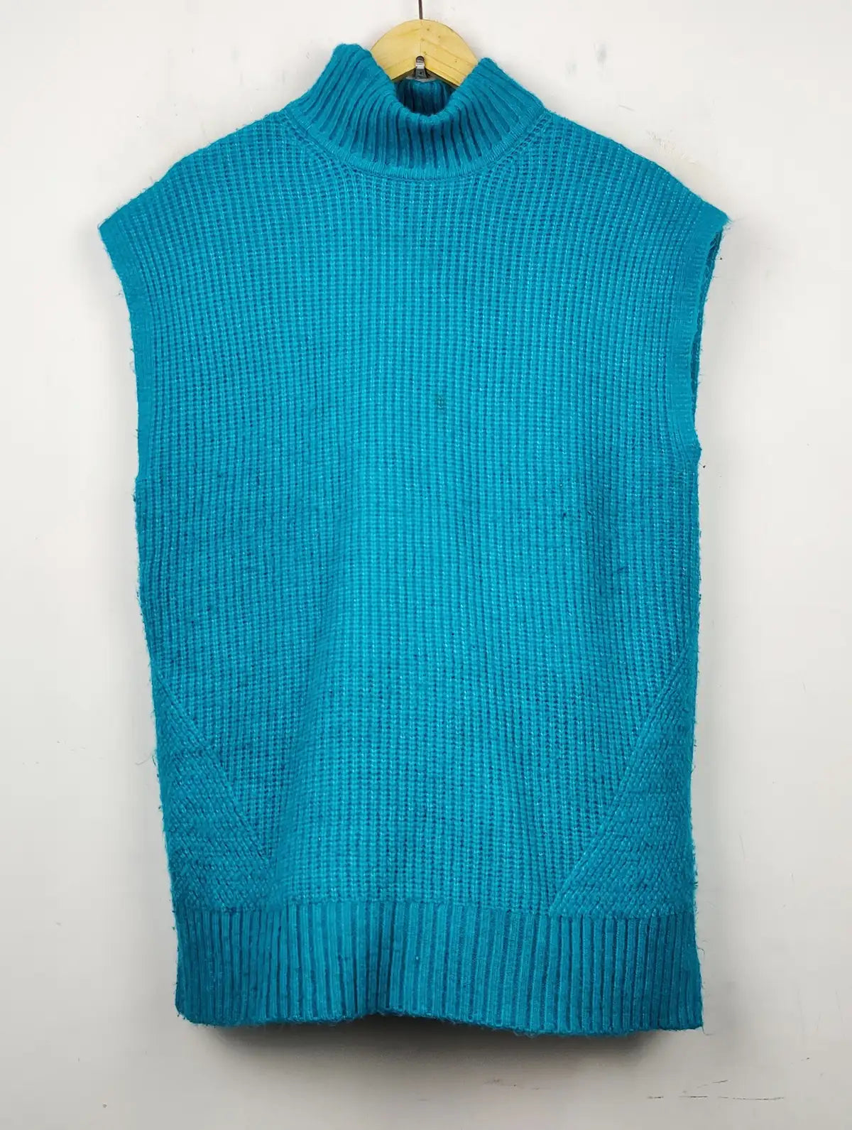 Buy online pre-used pre-loved 100% authentic & Original branded Marks & Spencer (SL-1983) available in Pakistan. Top international brands avilable.