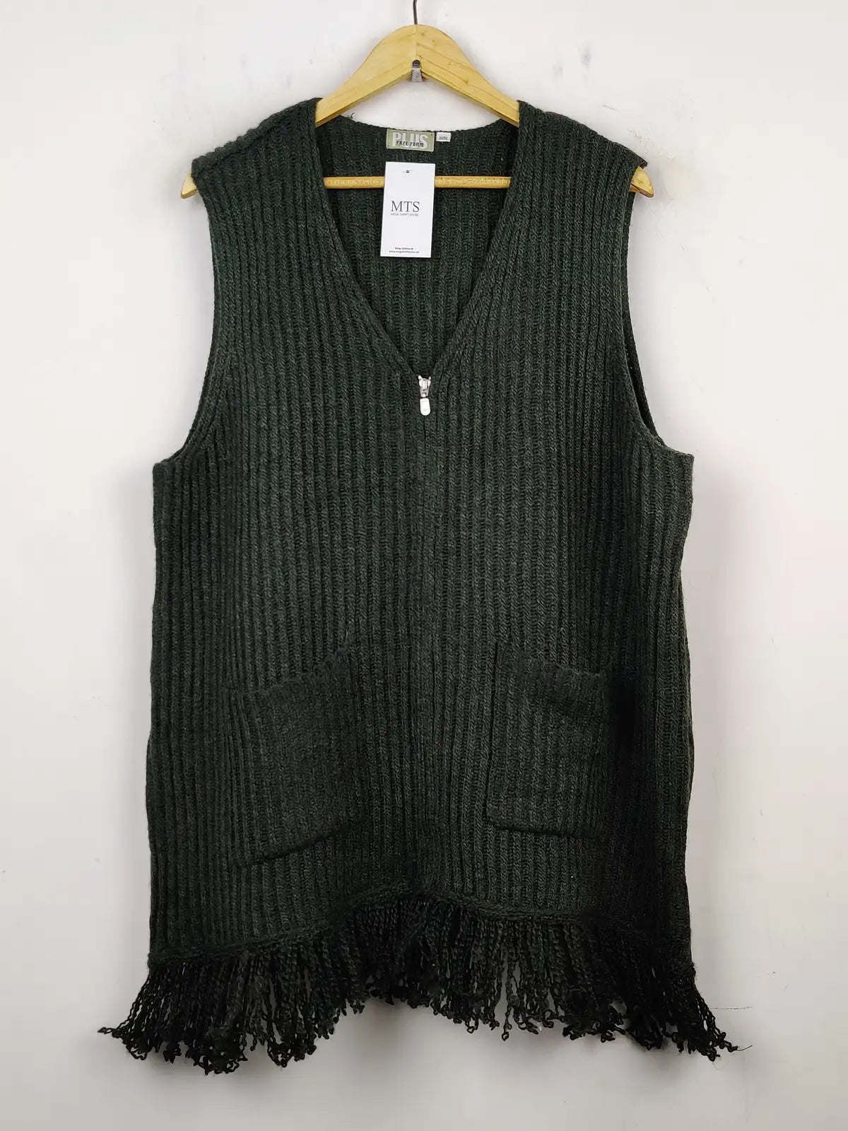 Buy online pre-used pre-loved 100% authentic & Original branded Plus Free From (SL-1989) available in Pakistan. Top international brands avilable.