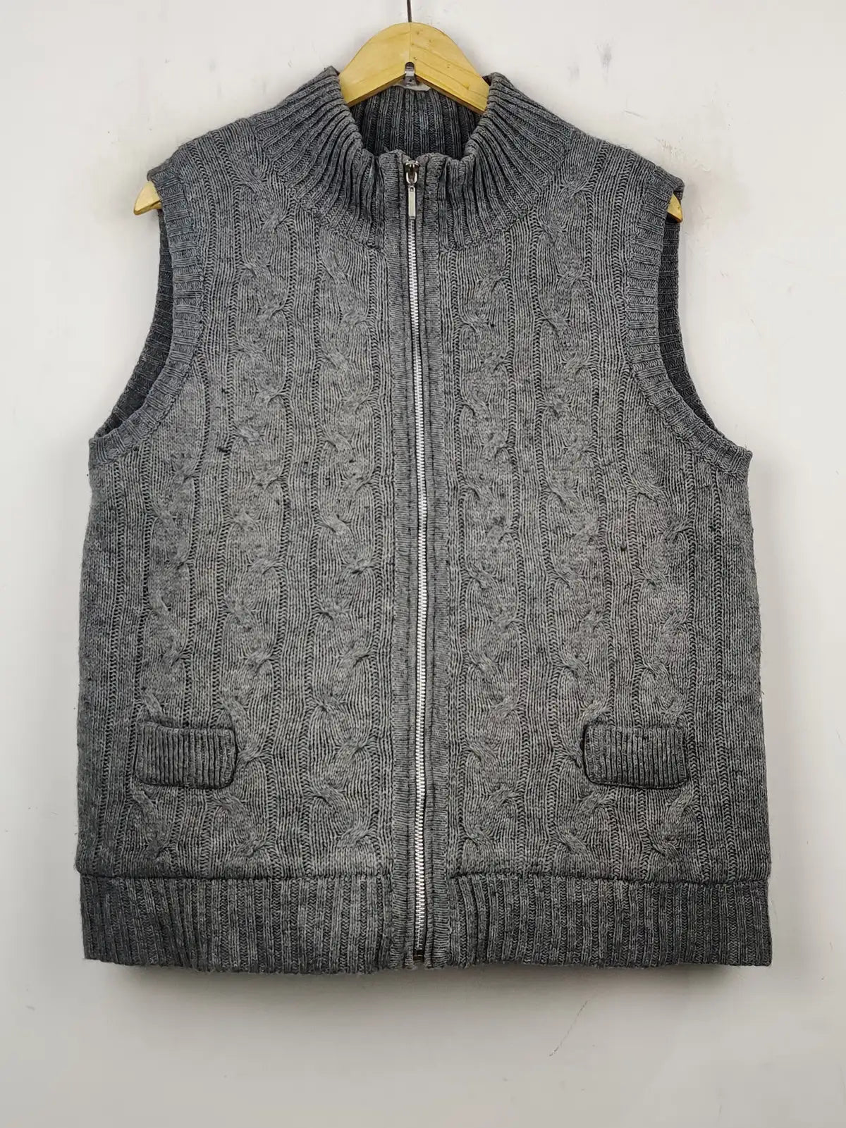 Buy online pre-used pre-loved 100% authentic & Original branded Armand Thiery (SL-1990) available in Pakistan. Top international brands avilable.