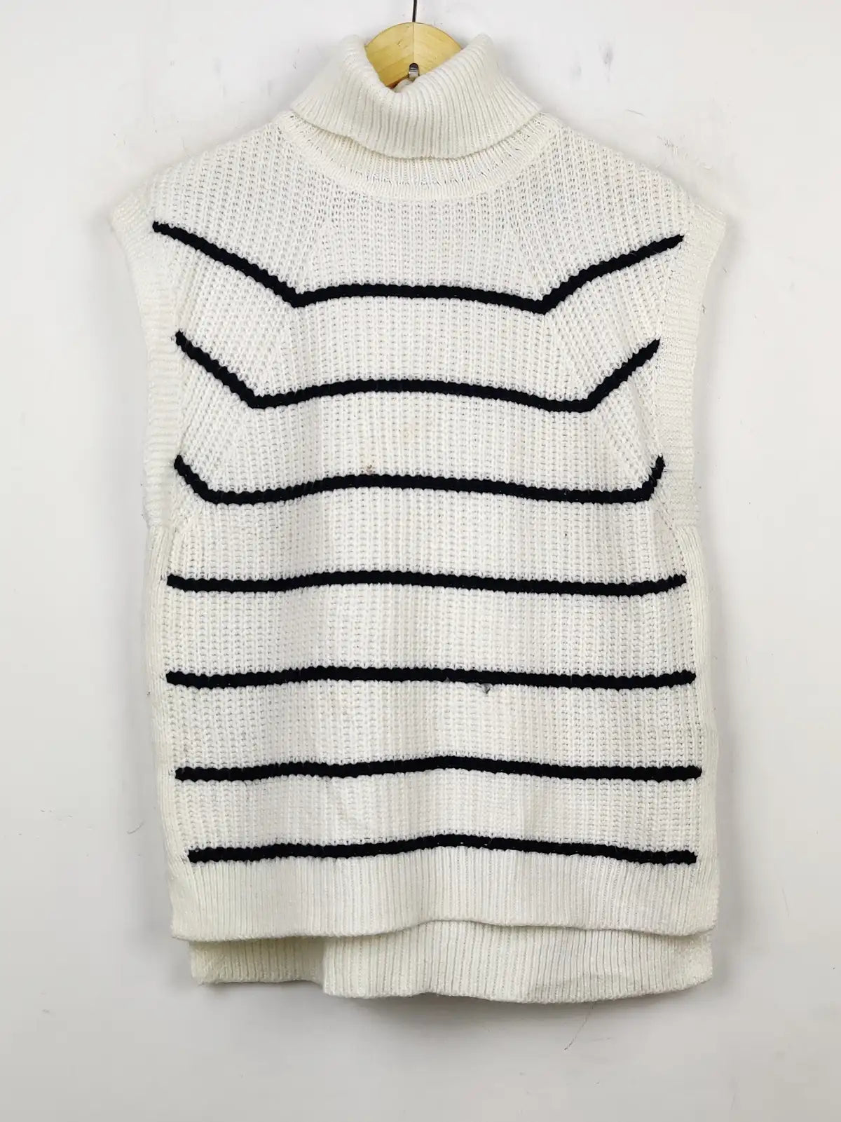 Buy online pre-used pre-loved 100% authentic & Original branded Marks & Spencer (SL-1996) available in Pakistan. Top international brands avilable.