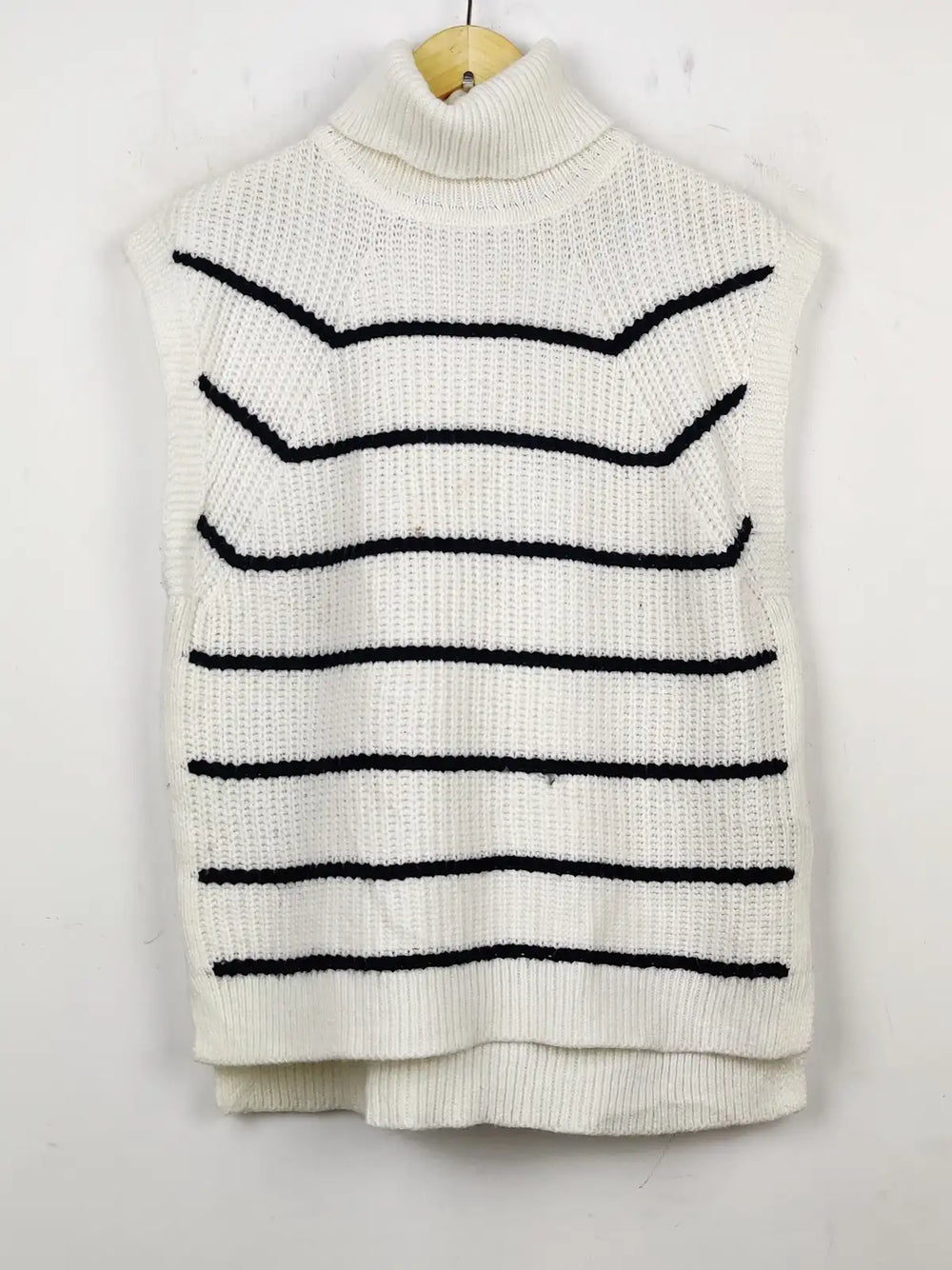 Buy online pre-used pre-loved 100% authentic & Original branded Marks & Spencer (SL-1996) available in Pakistan. Top international brands avilable.