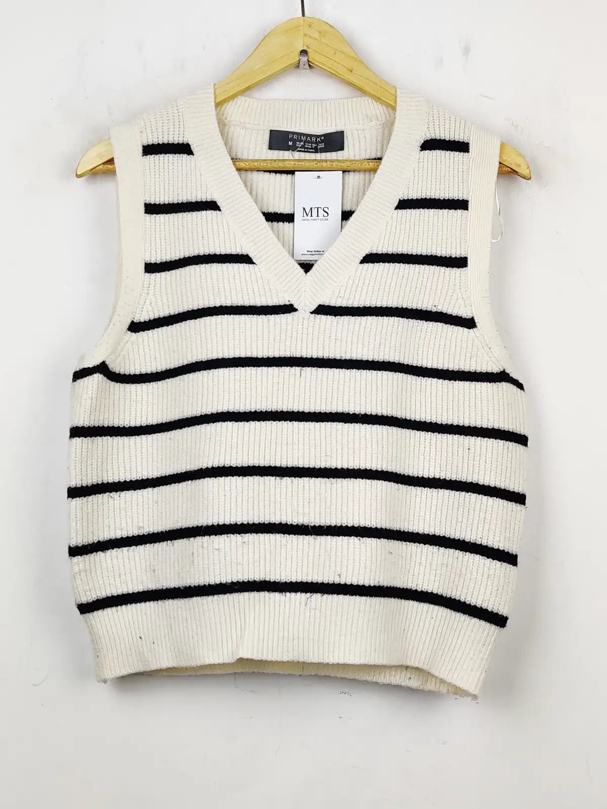 Buy online pre-used pre-loved 100% authentic & Original branded Primark (SL-2011) available in Pakistan. Top international brands avilable.