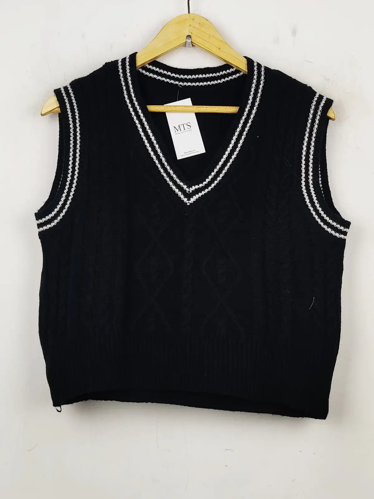Buy online pre-used pre-loved 100% authentic & Original branded Shein (SL-2016) available in Pakistan. Top international brands avilable.