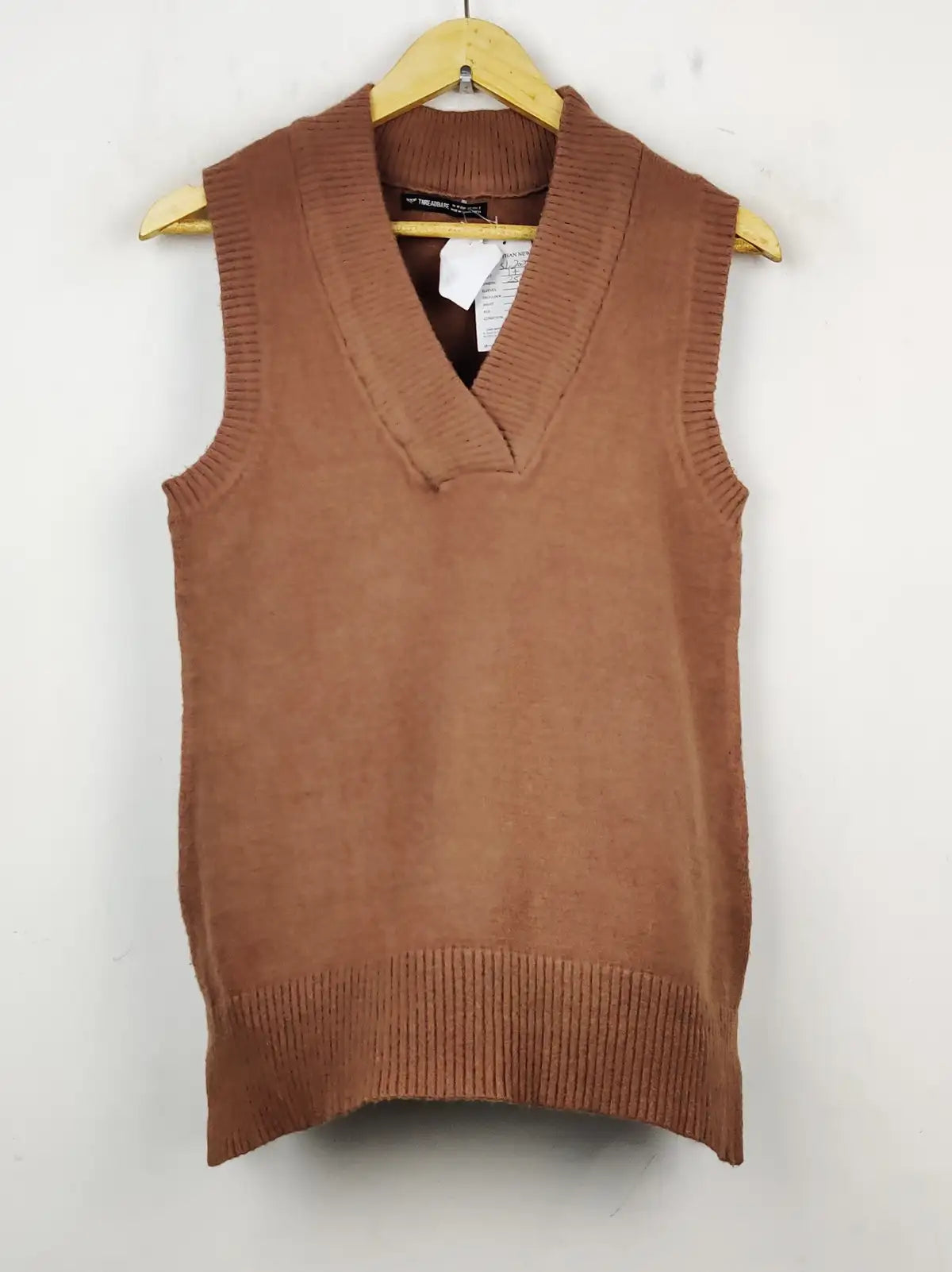 Buy online pre-used pre-loved 100% authentic & Original branded Threadbare (SL-2021) available in Pakistan. Top international brands avilable.