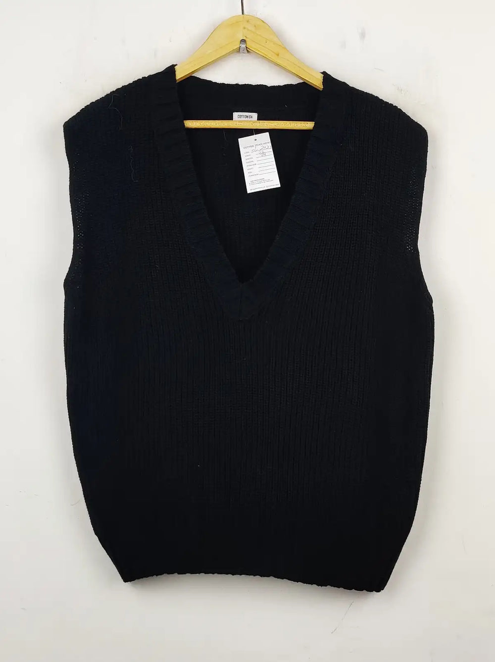 Buy online pre-used pre-loved 100% authentic & Original branded Unknown Brand (SL-2023) available in Pakistan. Top international brands avilable.