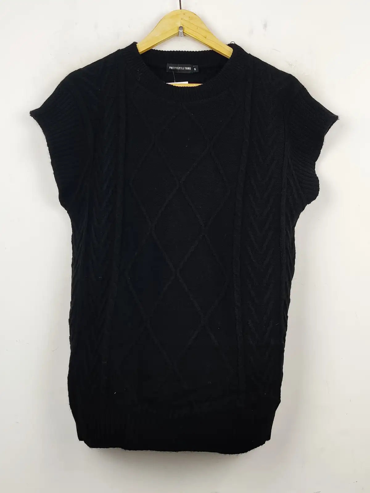 Buy online pre-used pre-loved 100% authentic & Original branded Pretty Little Thing (SL-2027) available in Pakistan. Top international brands avilable.