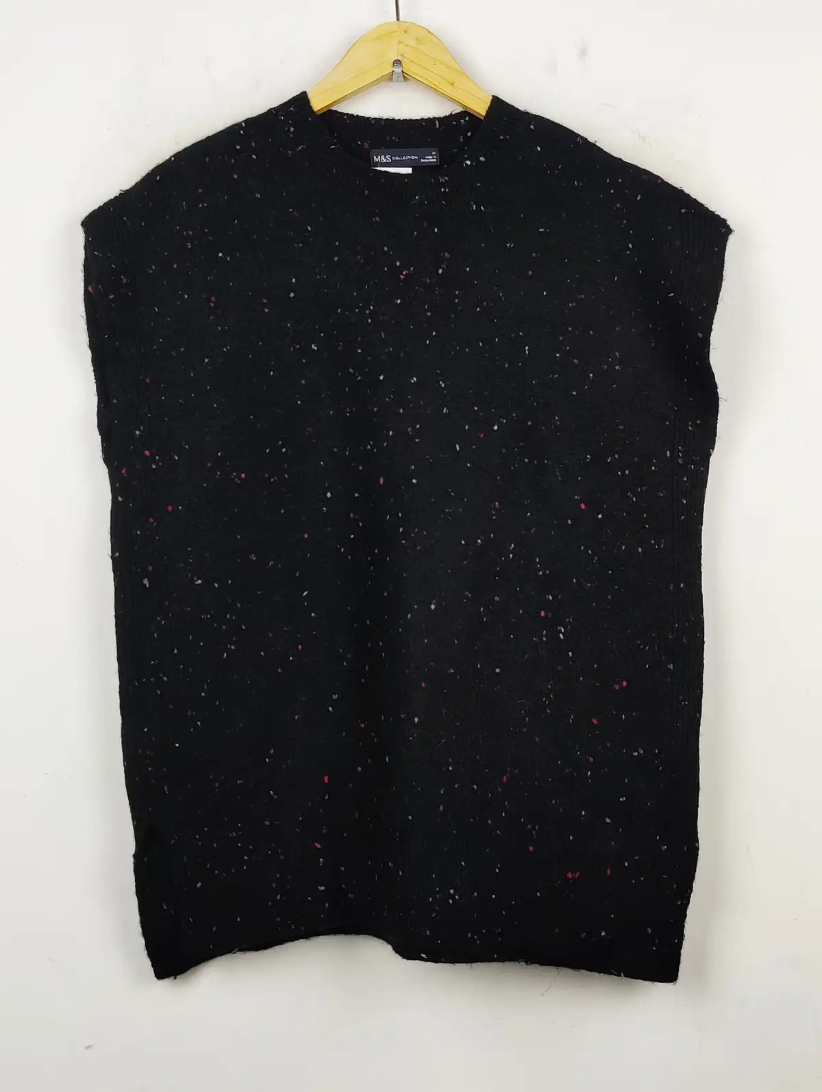 Buy online pre-used pre-loved 100% authentic & Original branded Marks & Spencer (SL-2044) available in Pakistan. Top international brands avilable.