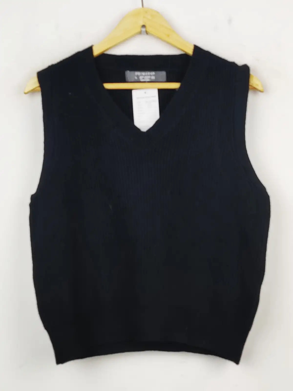 Buy online pre-used pre-loved 100% authentic & Original branded Primark (SL-2104) available in Pakistan. Top international brands avilable.
