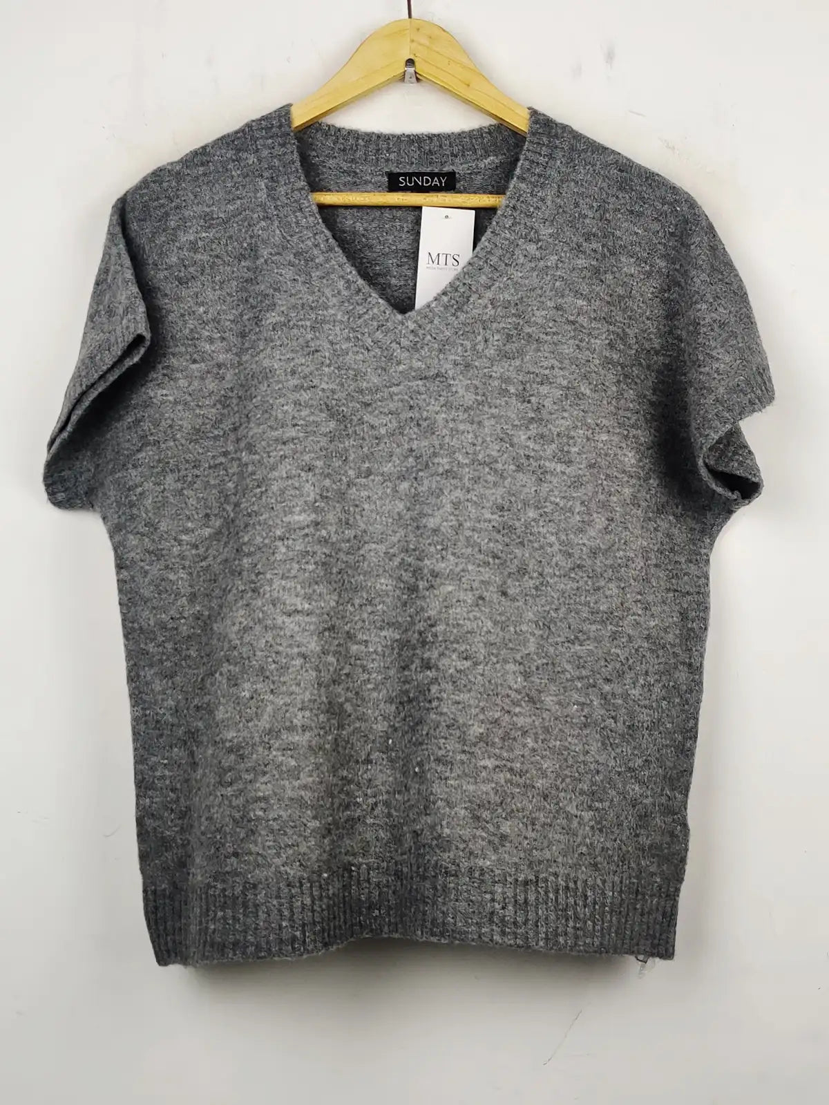 Buy online pre-used pre-loved 100% authentic & Original branded Sunday (SL-2111) available in Pakistan. Top international brands avilable.