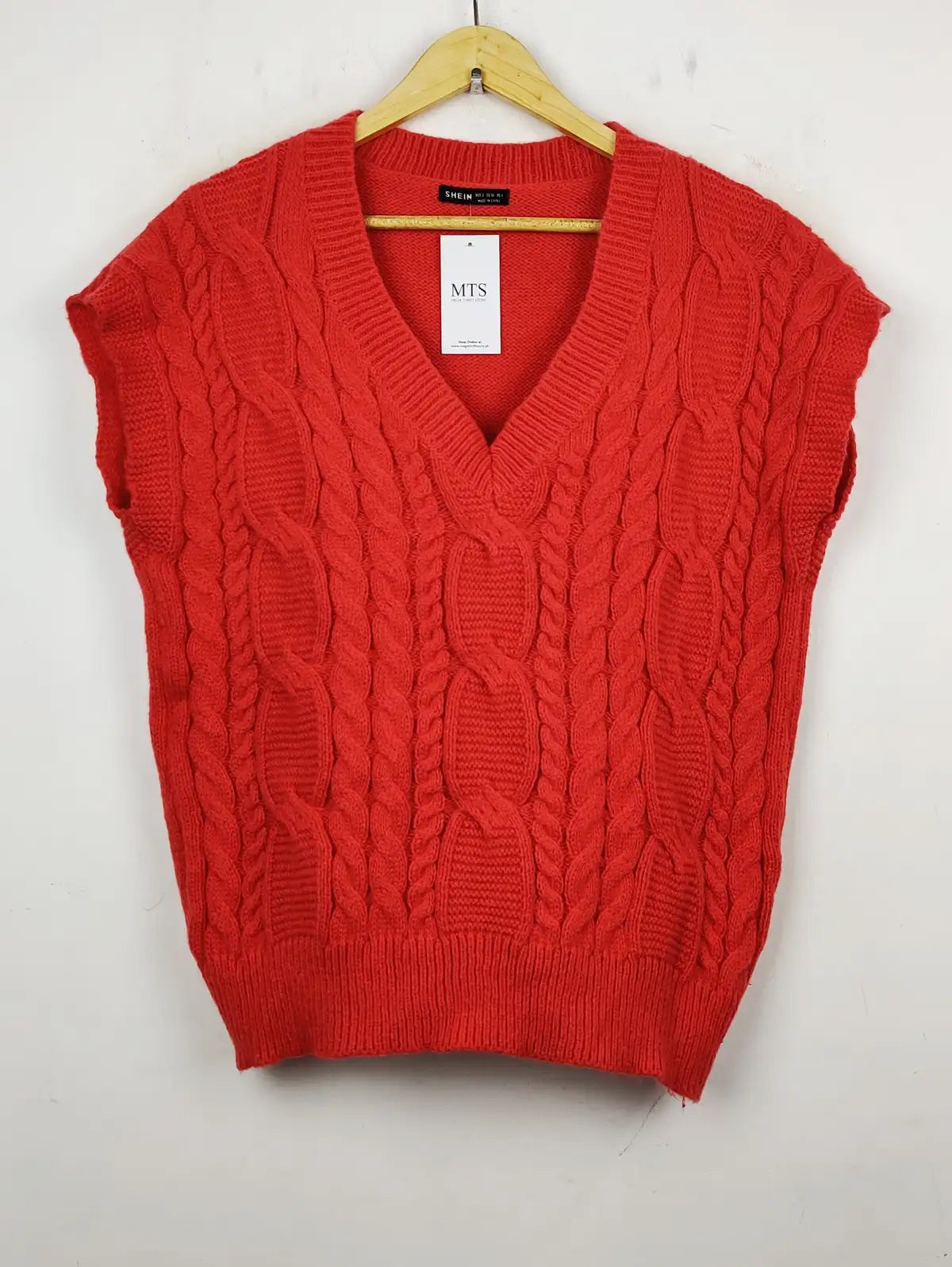 Buy online pre-used pre-loved 100% authentic & Original branded Shein (SL-2138) available in Pakistan. Top international brands avilable.