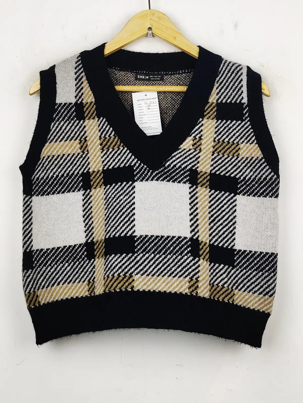 Buy online pre-used pre-loved 100% authentic & Original branded Shein (SL-2147) available in Pakistan. Top international brands avilable.