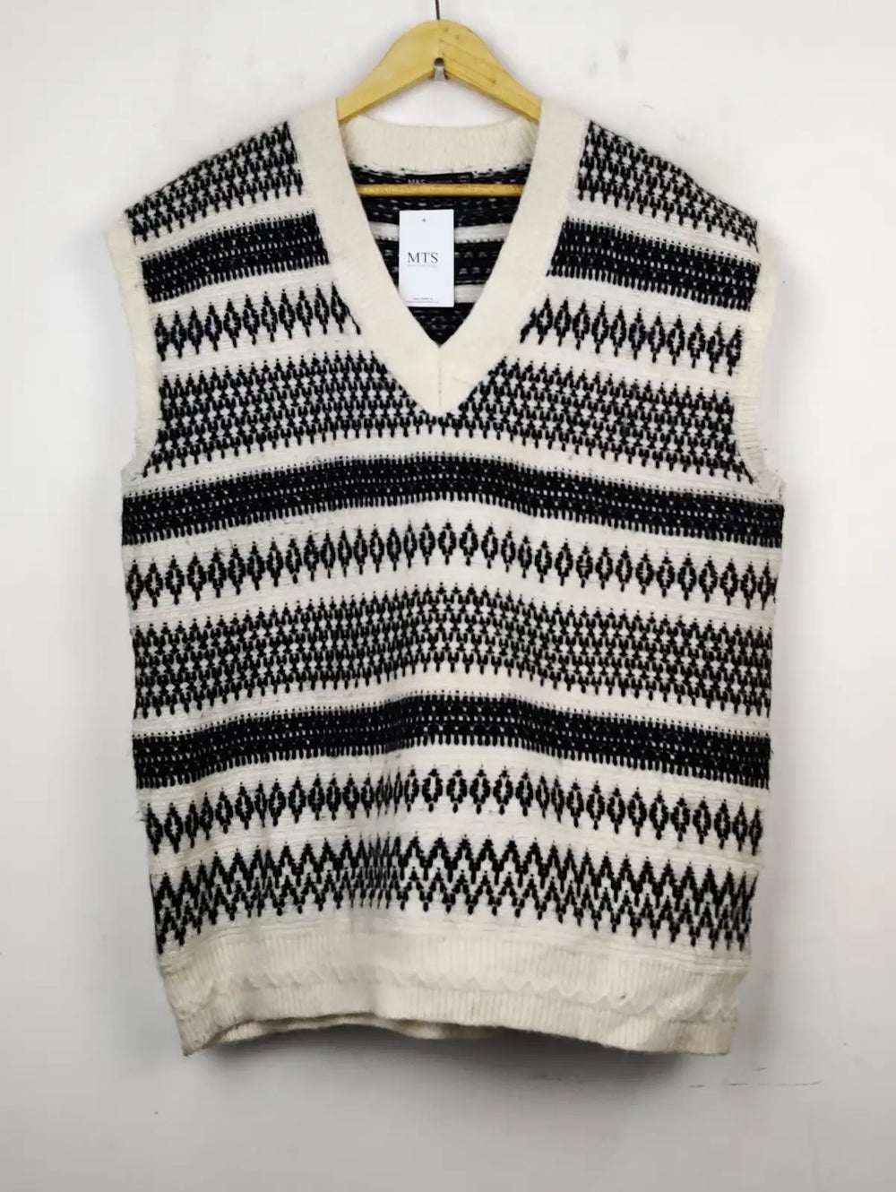 Buy online pre-used pre-loved 100% authentic & Original branded Marks & Spencer (SL-2158) available in Pakistan. Top international brands avilable.