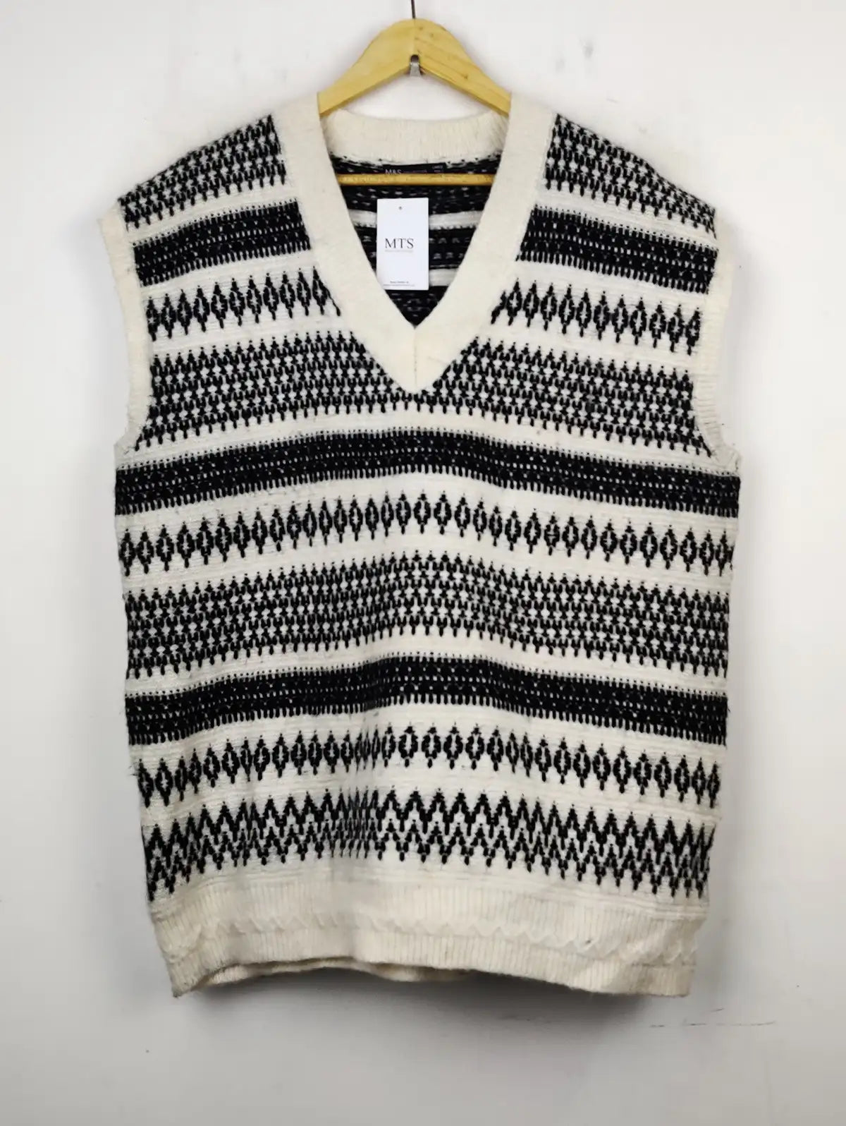 Buy online pre-used pre-loved 100% authentic & Original branded Marks & Spencer (SL-2158) available in Pakistan. Top international brands avilable.