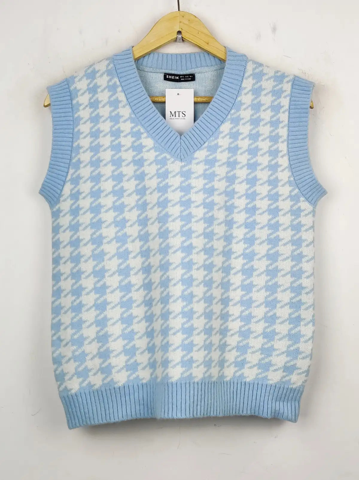Buy online pre-used pre-loved 100% authentic & Original branded Shein (SL-2169) available in Pakistan. Top international brands avilable.