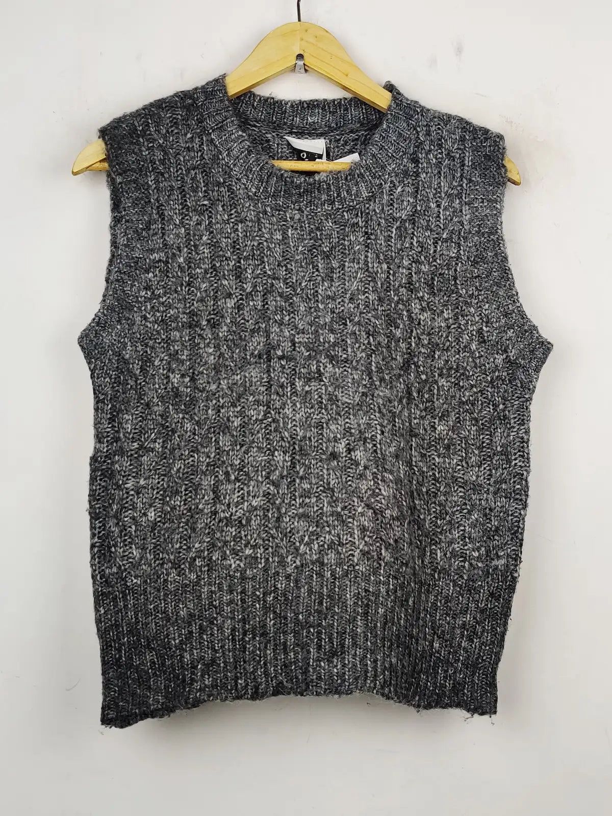 Buy online pre-used pre-loved 100% authentic & Original branded Lili.Sidonio (SL-2181) available in Pakistan. Top international brands avilable.