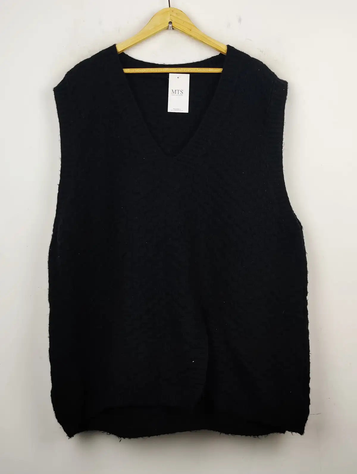 Buy online pre-used pre-loved 100% authentic & Original branded Shein (SL-2182) available in Pakistan. Top international brands avilable.