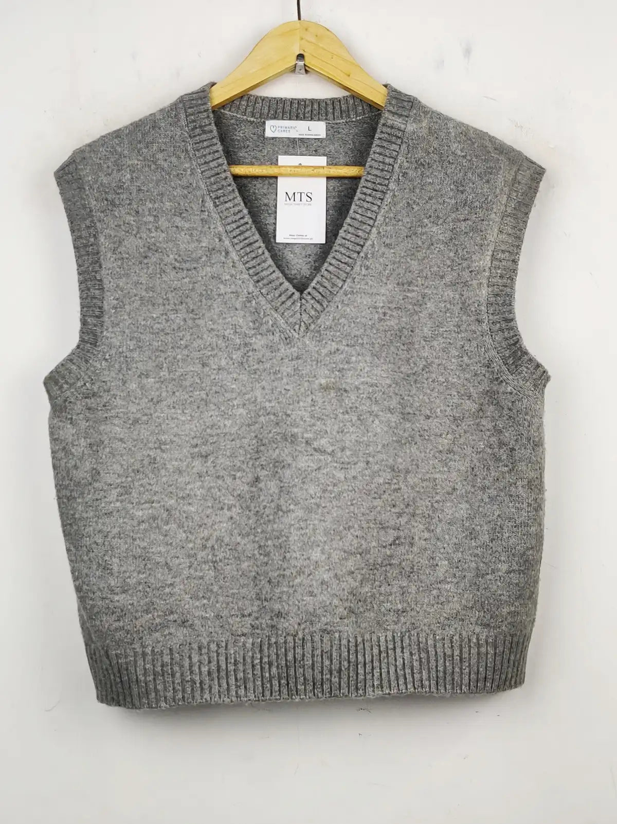 Buy online pre-used pre-loved 100% authentic & Original branded Primark (SL-2183) available in Pakistan. Top international brands avilable.