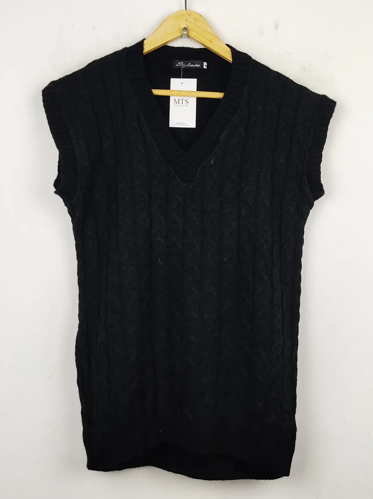 Buy online pre-used pre-loved 100% authentic & Original branded Stylewise (SL-2198) available in Pakistan. Top international brands avilable.
