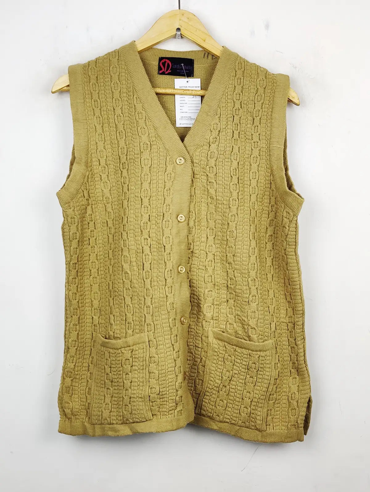 Buy online pre-used pre-loved 100% authentic & Original branded Sarah Dunaway (SL-2212) available in Pakistan. Top international brands avilable.