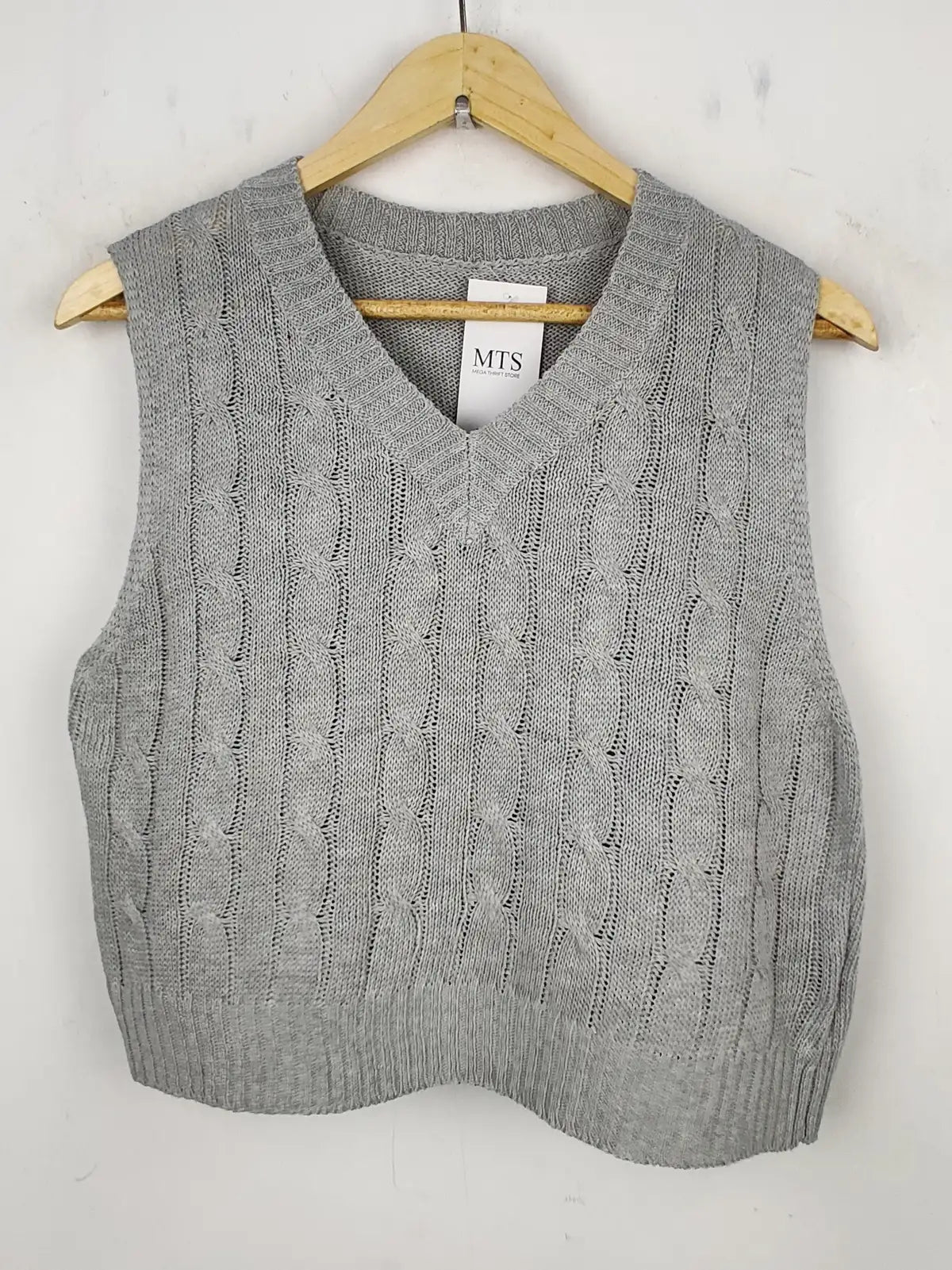 Buy online pre-used pre-loved 100% authentic & Original branded Shein (SL-2220) available in Pakistan. Top international brands avilable.