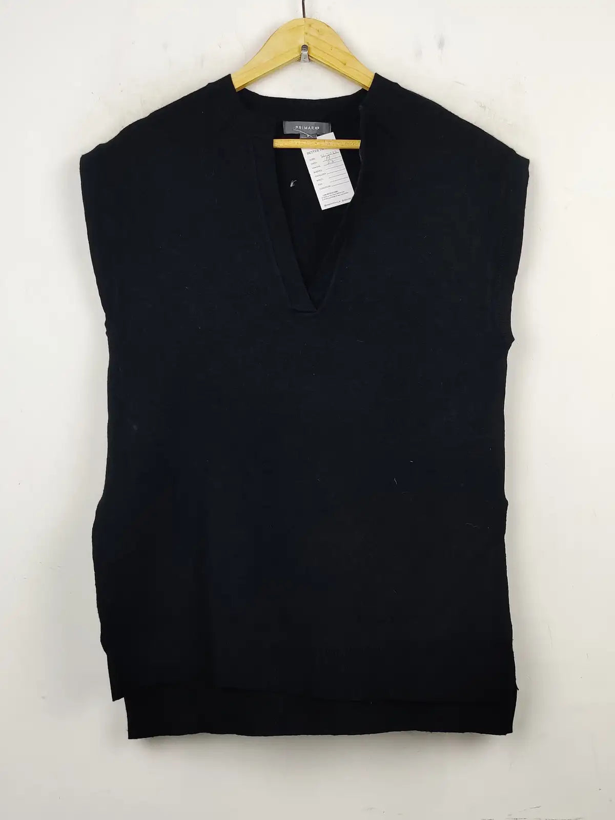 Buy online pre-used pre-loved 100% authentic & Original branded Primark (SL-2222) available in Pakistan. Top international brands avilable.