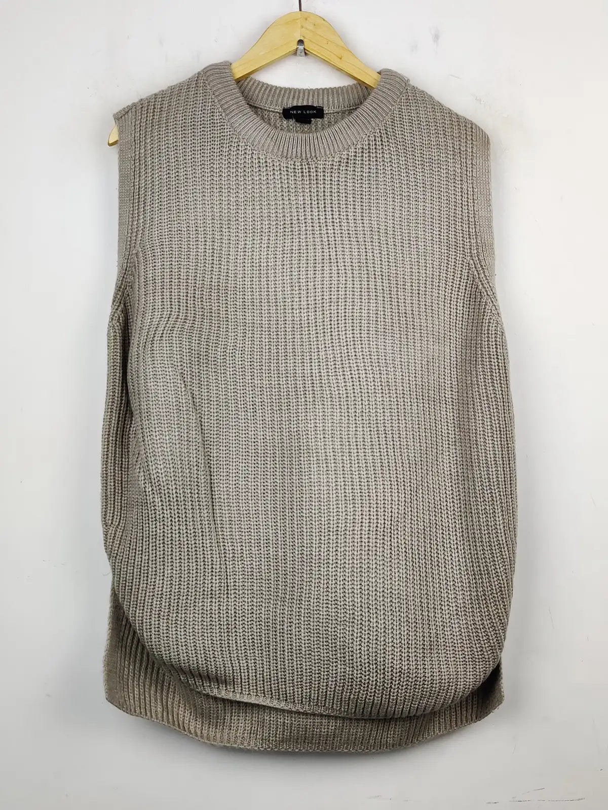 Buy online pre-used pre-loved 100% authentic & Original branded New Look (SL-2230) available in Pakistan. Top international brands avilable.