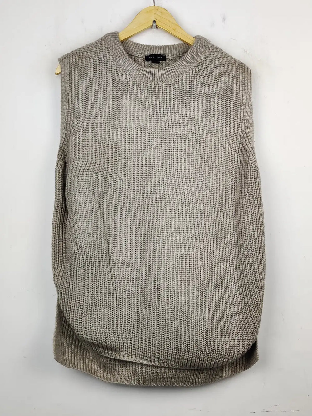 Buy online pre-used pre-loved 100% authentic & Original branded New Look (SL-2230) available in Pakistan. Top international brands avilable.