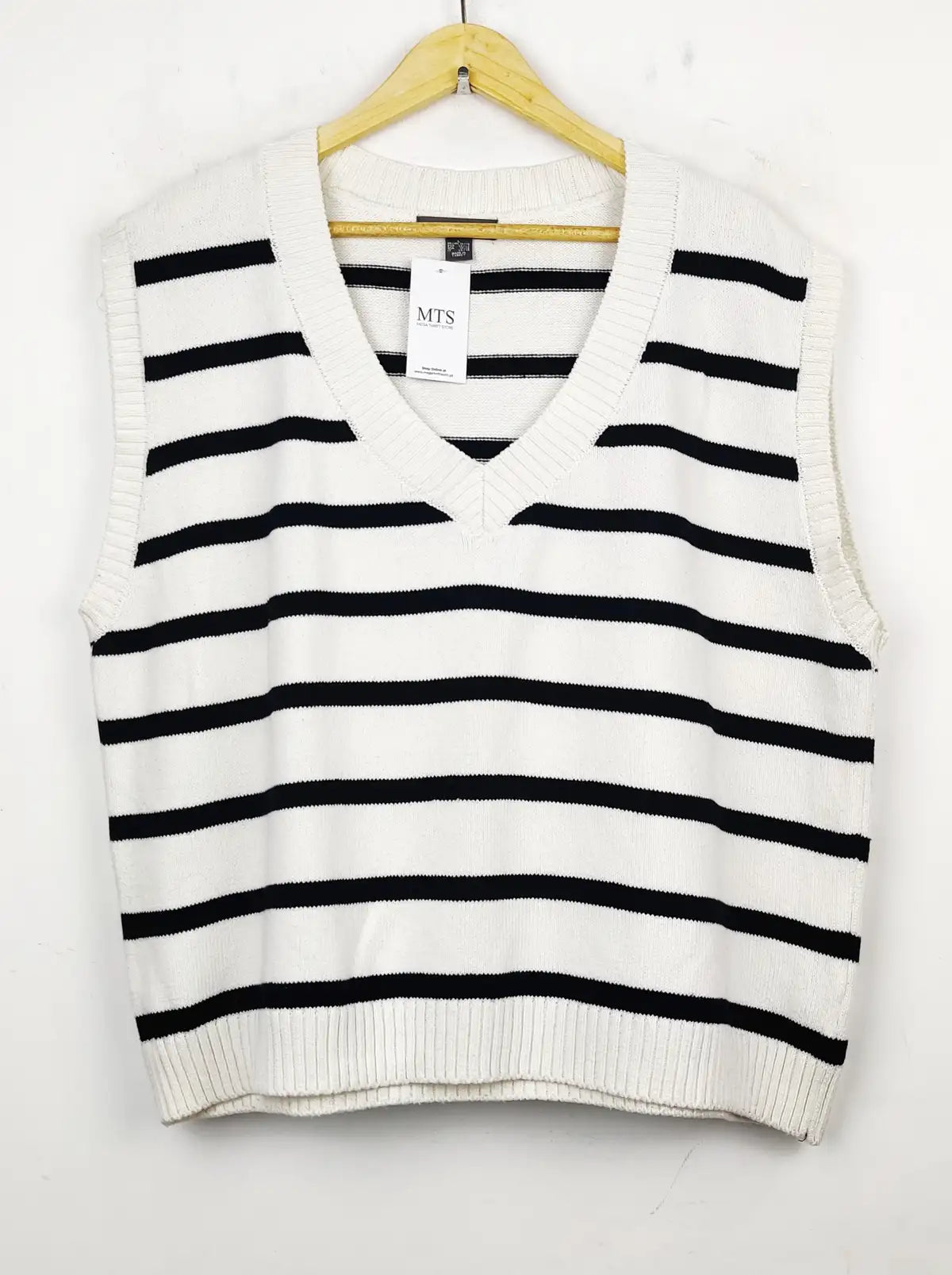 Buy online pre-used pre-loved 100% authentic & Original branded Primark (SL-2232) available in Pakistan. Top international brands avilable.
